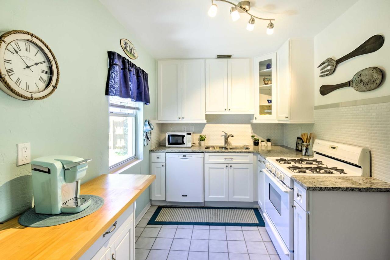 New Smyrna Beach Abode With Fire Pit, Walk To Beach! Dış mekan fotoğraf