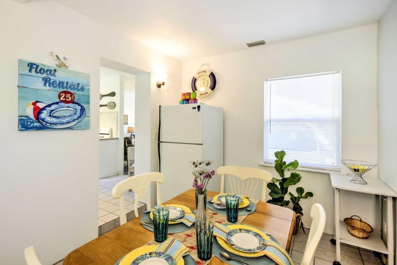 New Smyrna Beach Abode With Fire Pit, Walk To Beach! Dış mekan fotoğraf