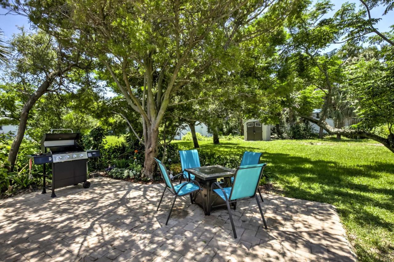 New Smyrna Beach Abode With Fire Pit, Walk To Beach! Villa Dış mekan fotoğraf